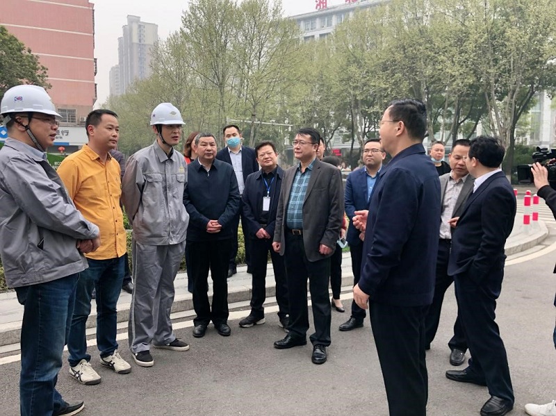 陳閣輝、胡流芳一行到岳州花園項(xiàng)目檢查指導(dǎo)工作