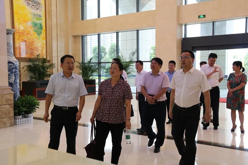湖南省人大社會委、省總工會來公司調(diào)研