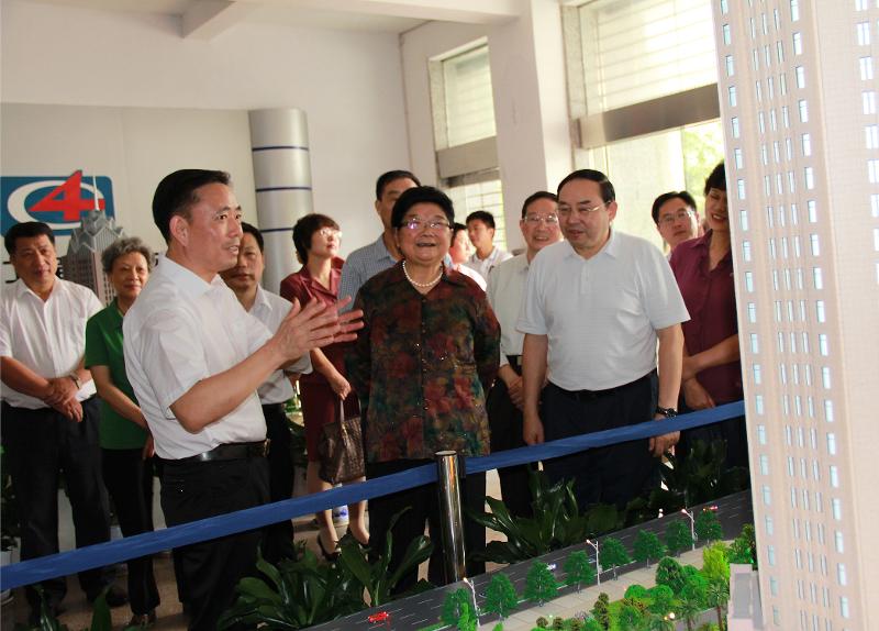 2012年9月，中國關(guān)心下一代工作委員會主任顧秀蓮來公司調(diào)研